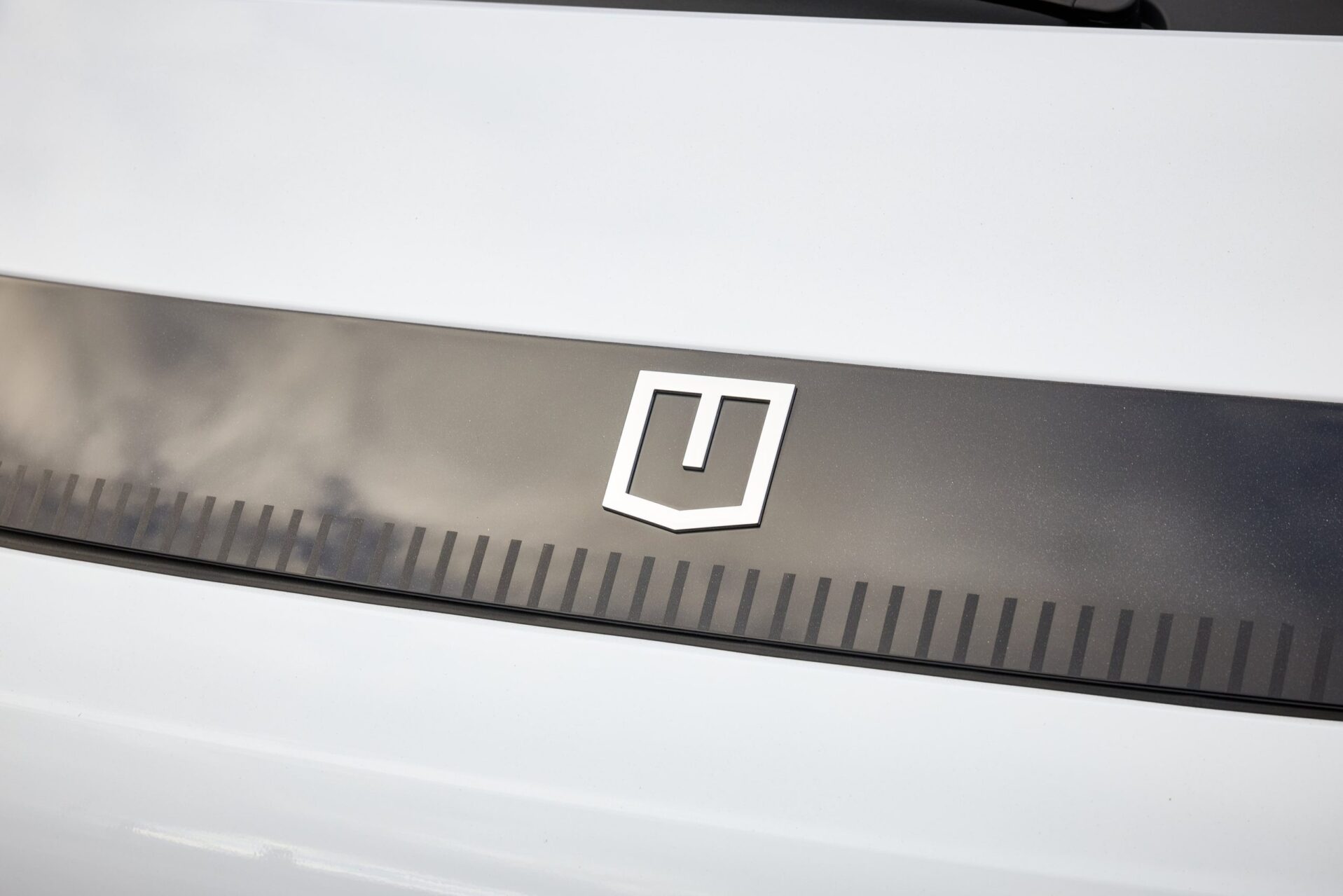 Farizonin U-logo